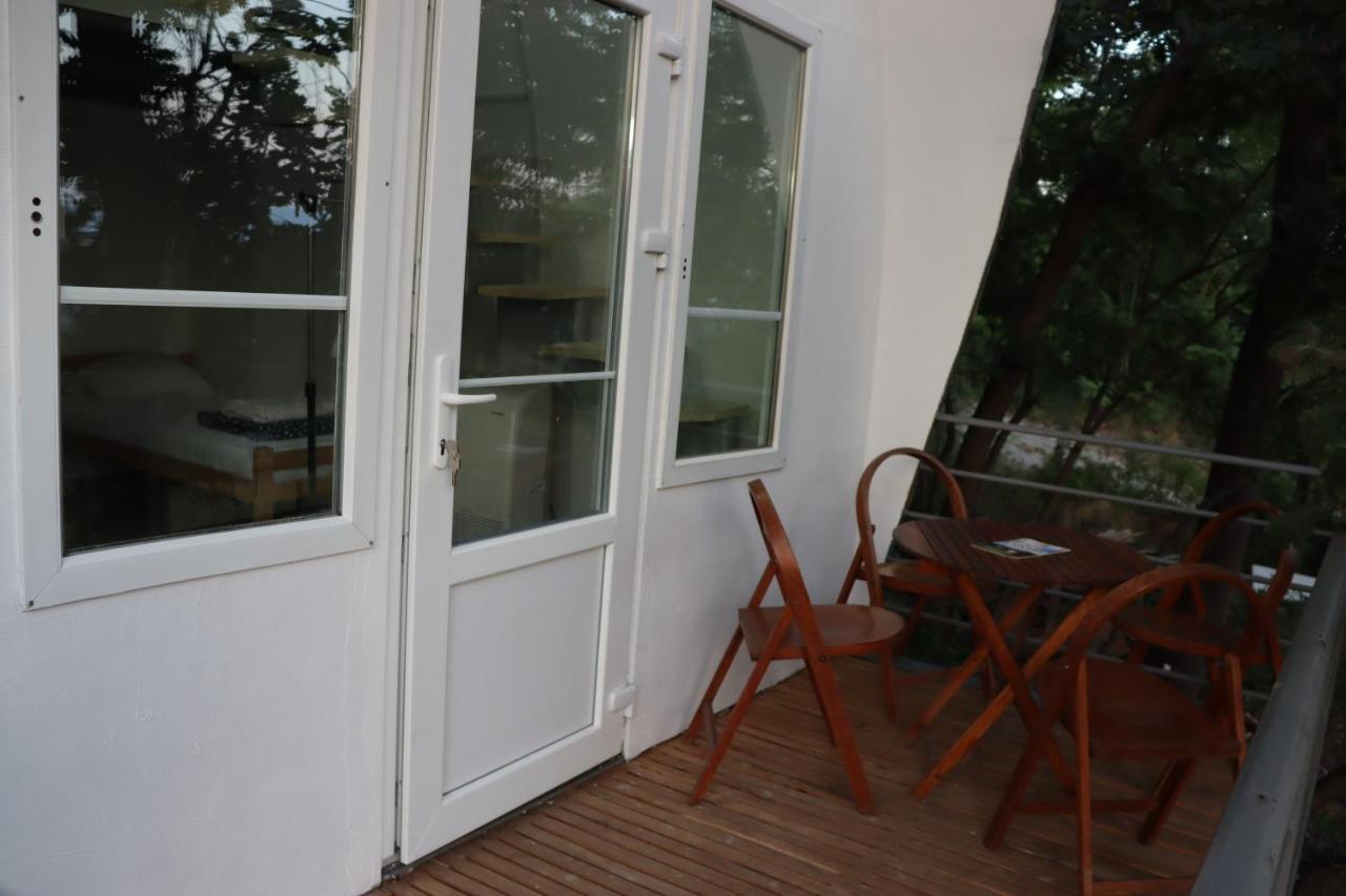 Bungalovi Api-Centar Gornji Milanovac Ngoại thất bức ảnh